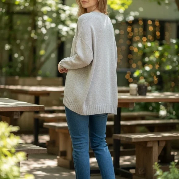 USED Jenni Kayne Classic Cream Crew Neck Sweater - Picture 4 of 6